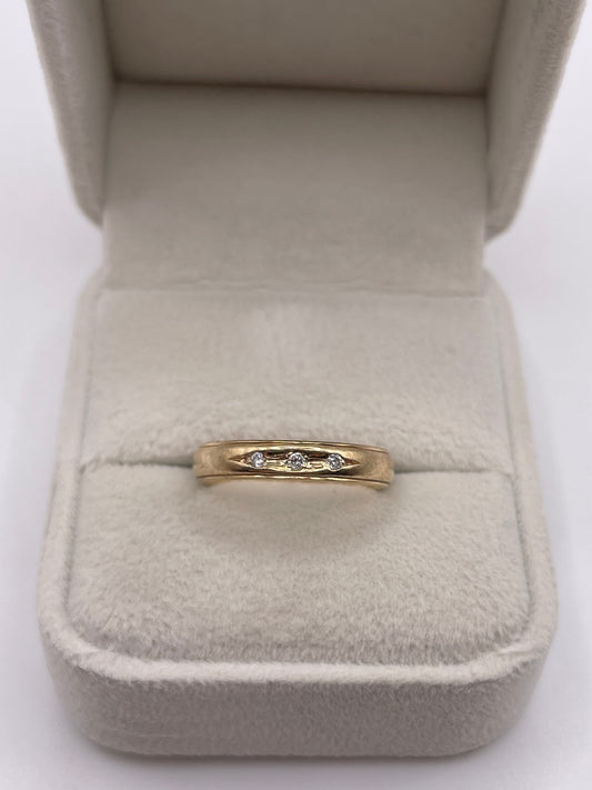 9ct gold diamond ring