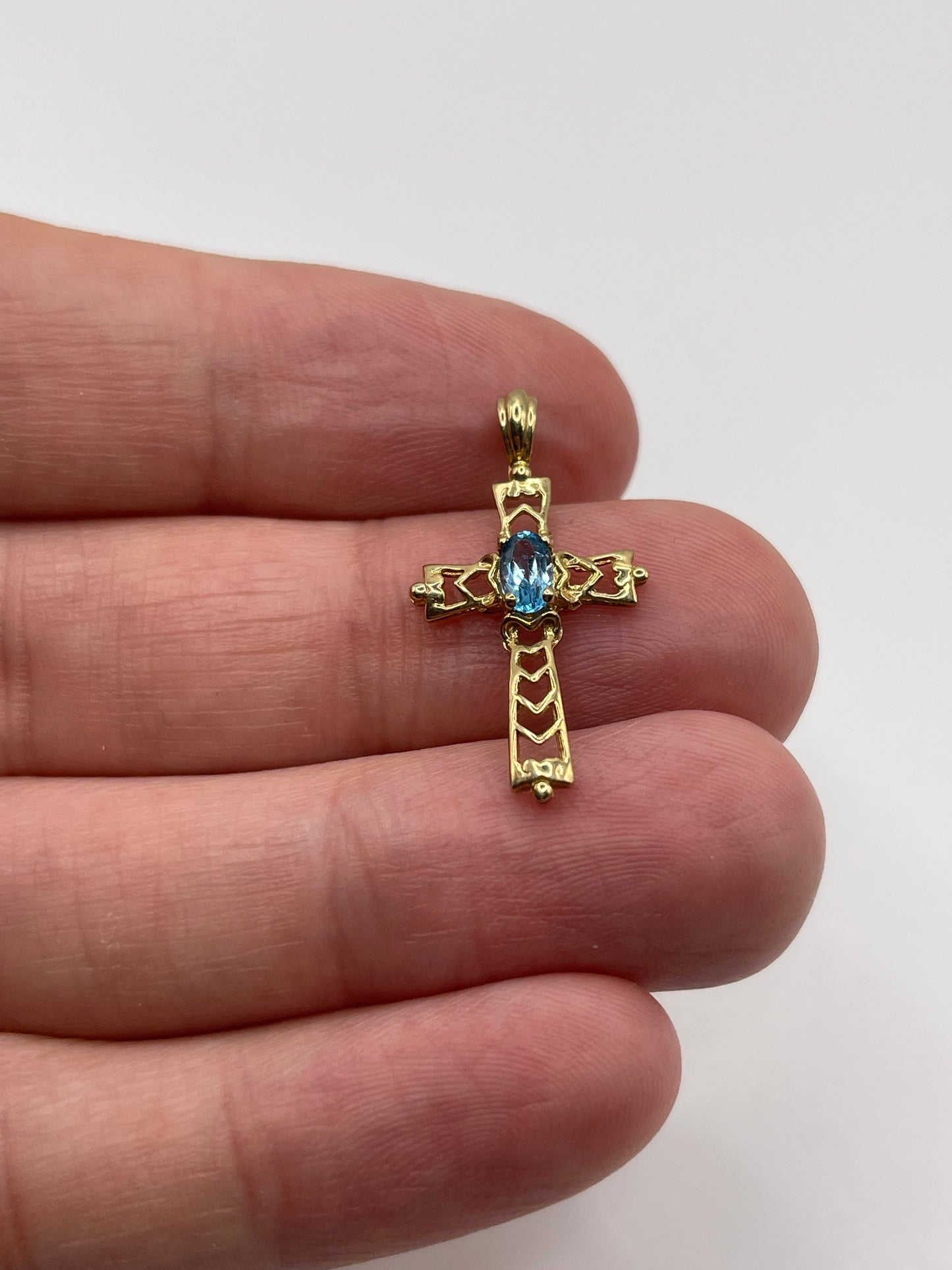 9ct gold topaz cross pendant