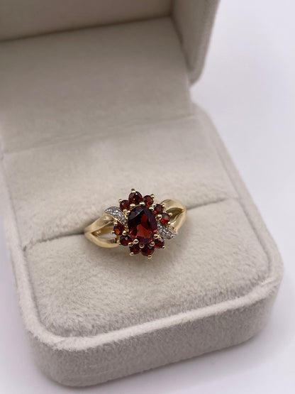 9ct gold garnet and diamond ring