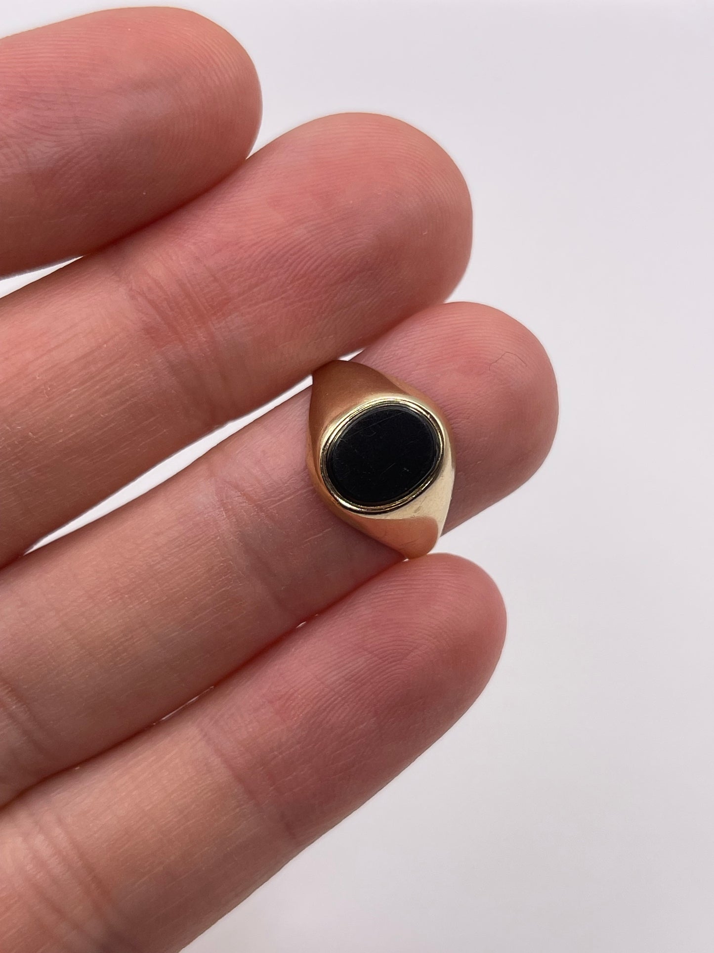 9ct gold onyx signet ring