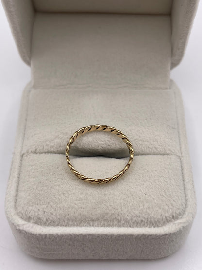 9ct gold ring