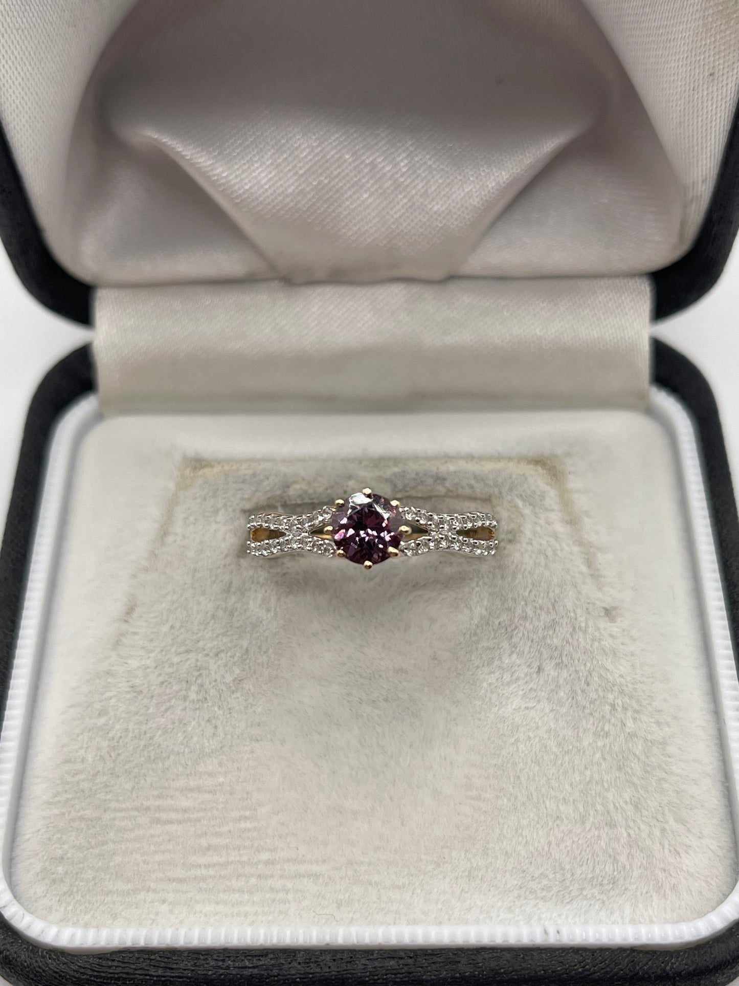 9ct gold quartz and zircon ring