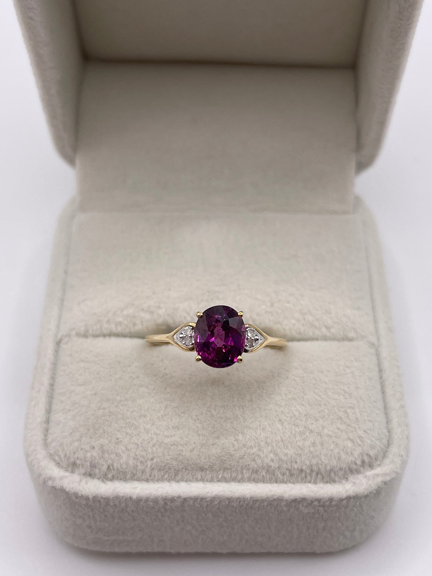 9ct gold garnet and diamond ring