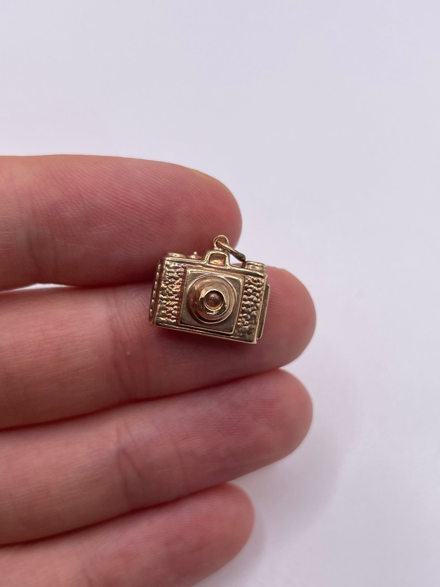 9ct gold camera charm
