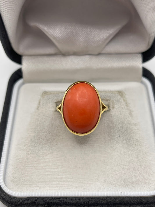 18ct gold coral ring