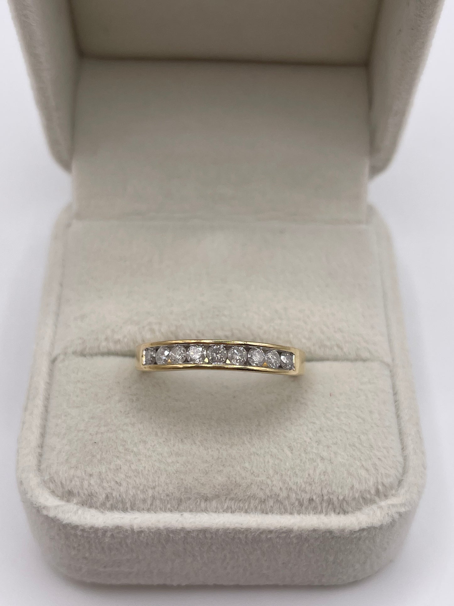 9ct gold diamond ring