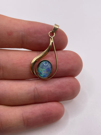 9ct gold black opal triplet pendant