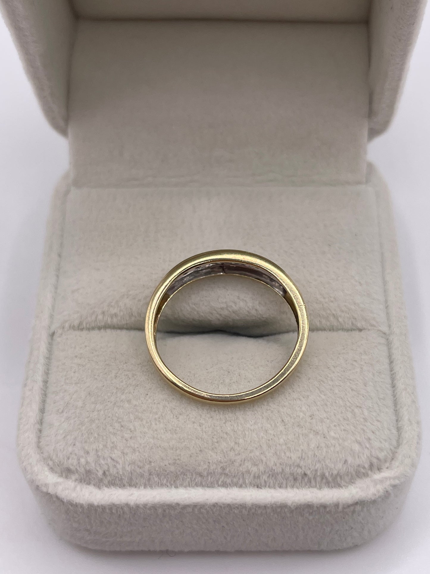 9ct gold diamond ring