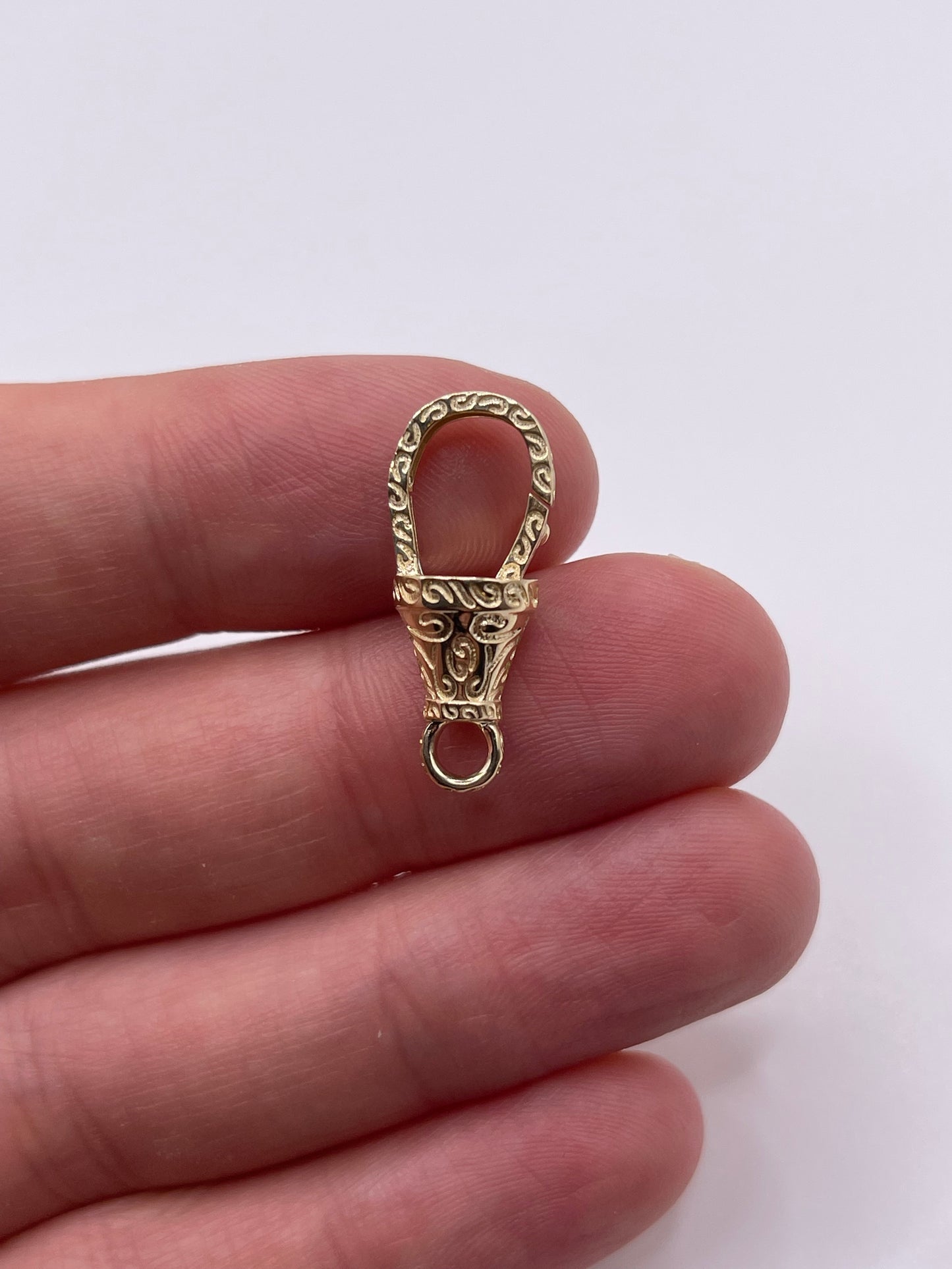 9ct gold 24mm engraved dog clip