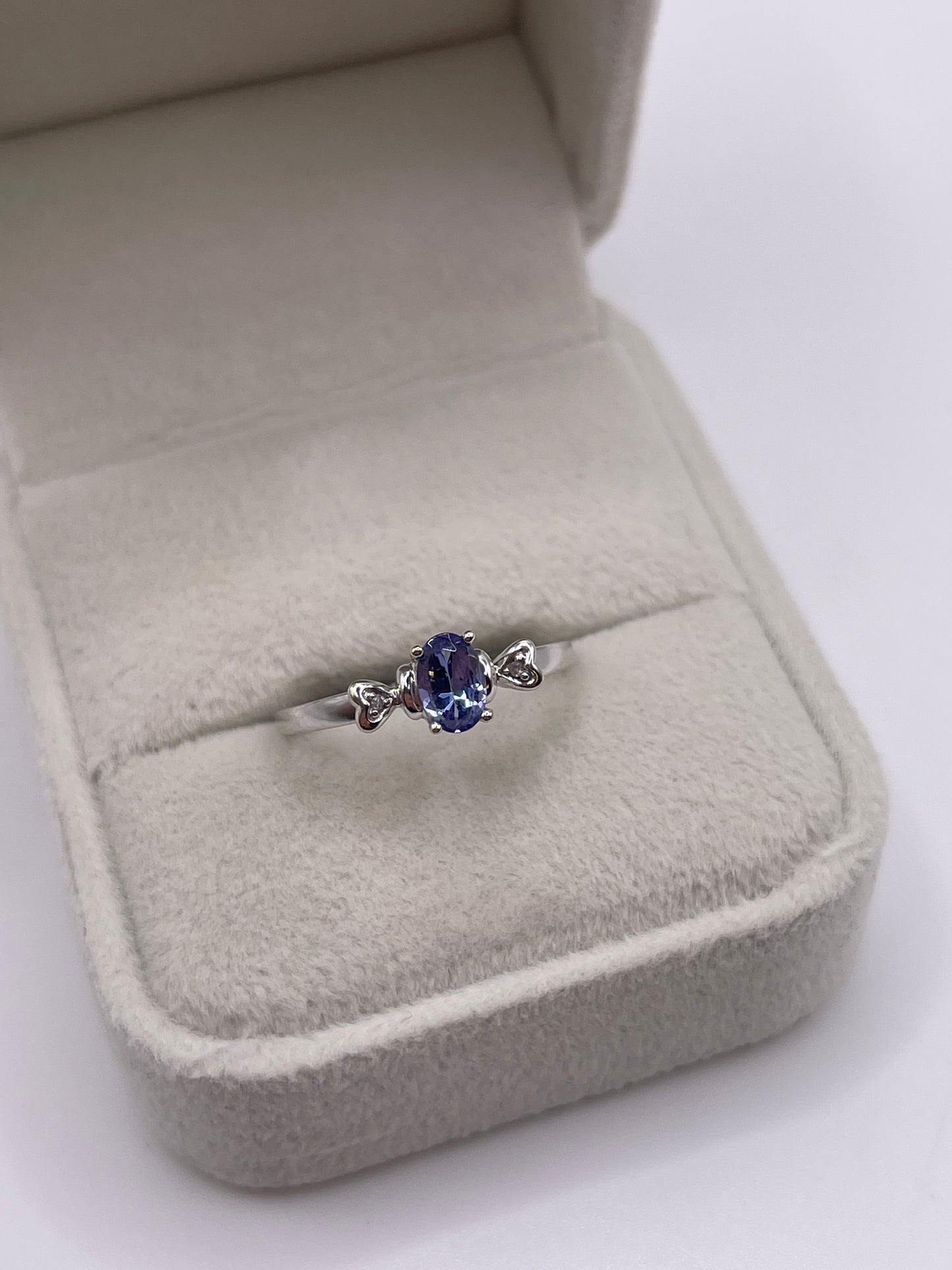 9ct white gold tanzanite and diamond ring