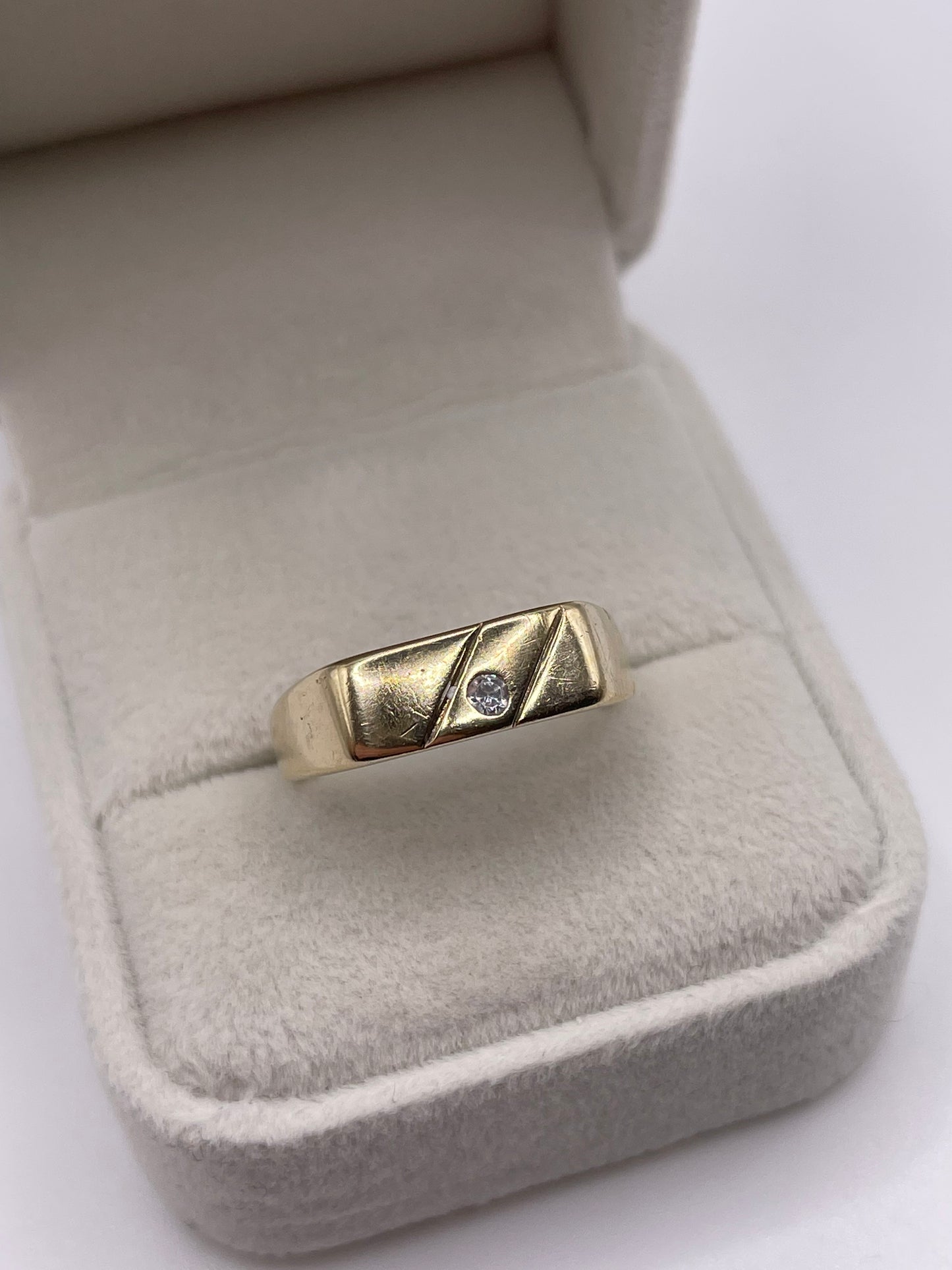 9ct gold cz signet ring