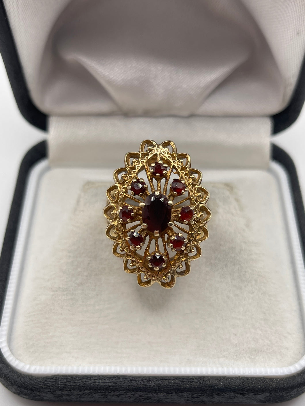9ct gold garnet cluster ring