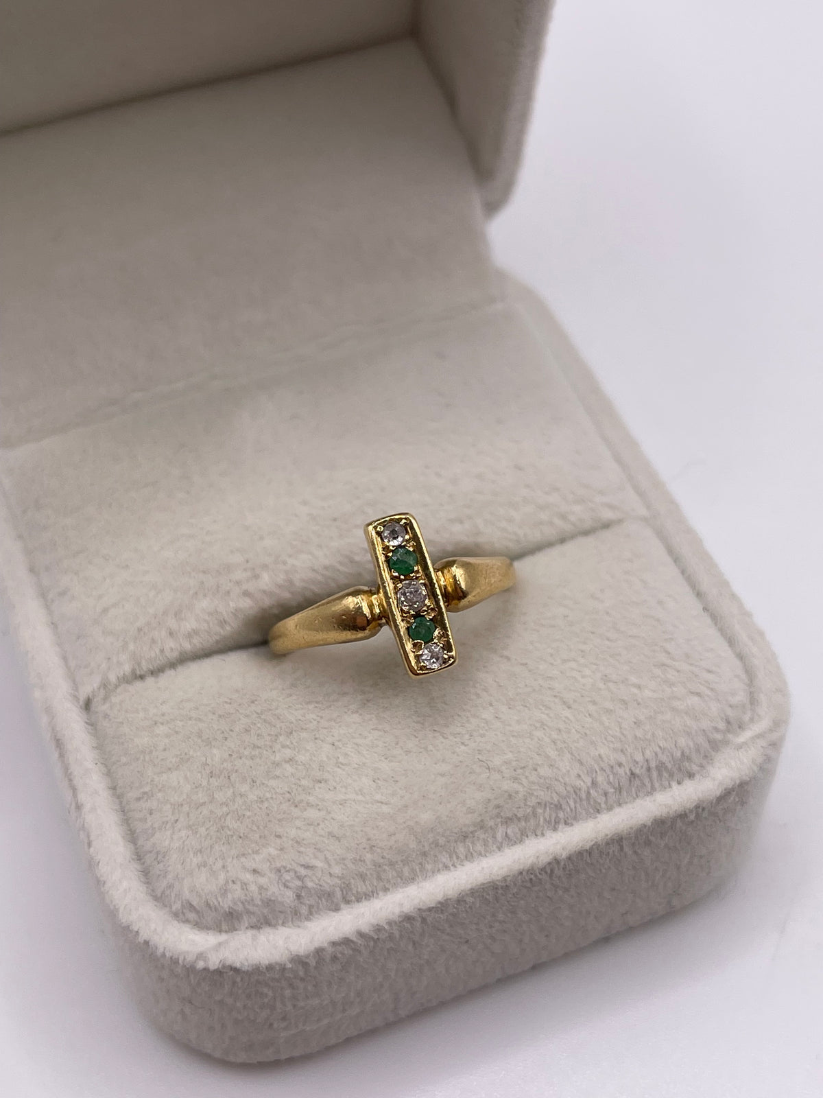 18ct gold emerald and diamond ring