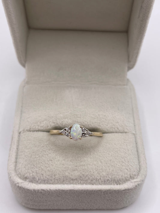 9ct gold opal and diamond ring