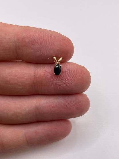 9ct gold sapphire pendant