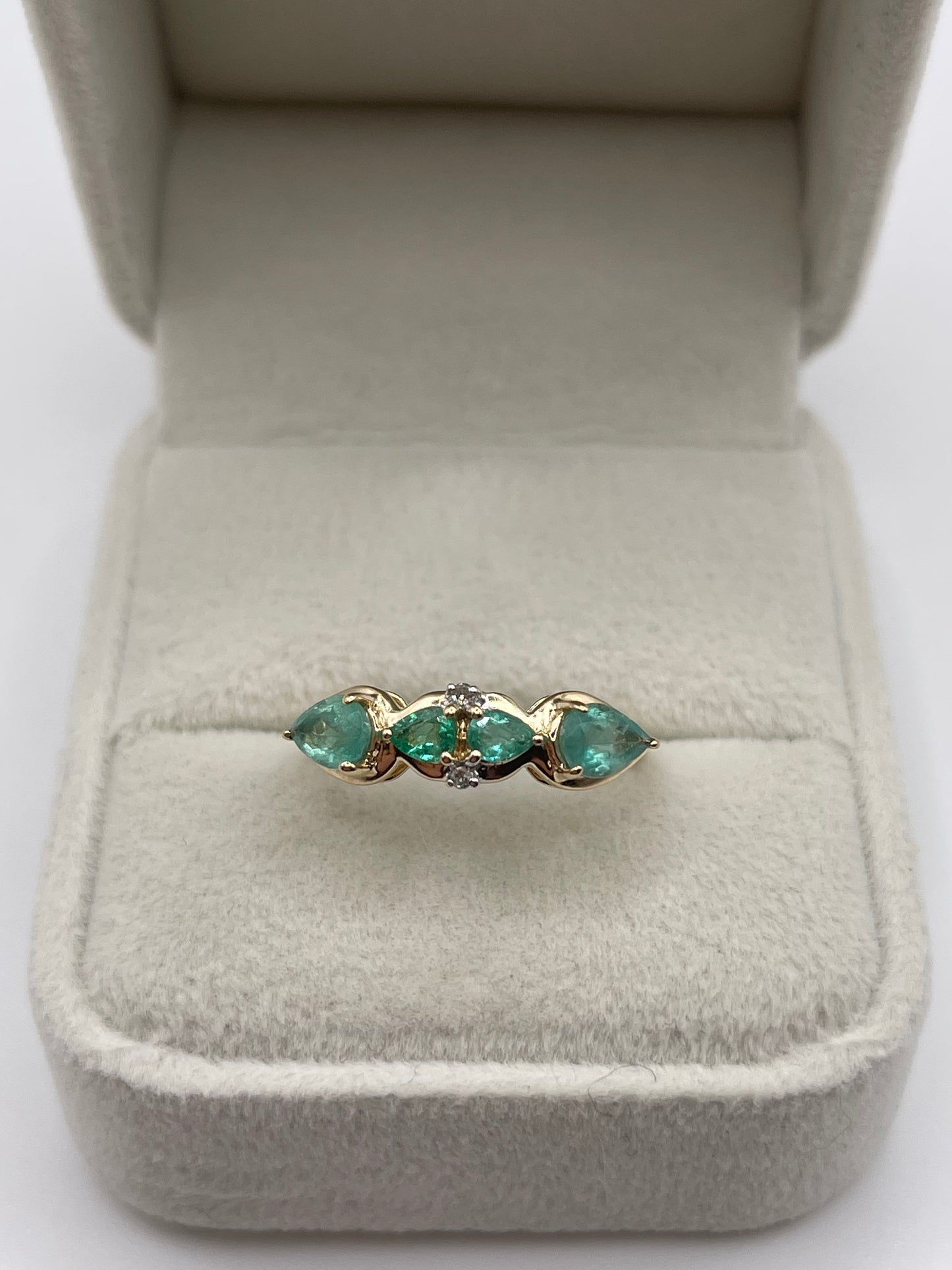 9ct gold emerald and diamond ring