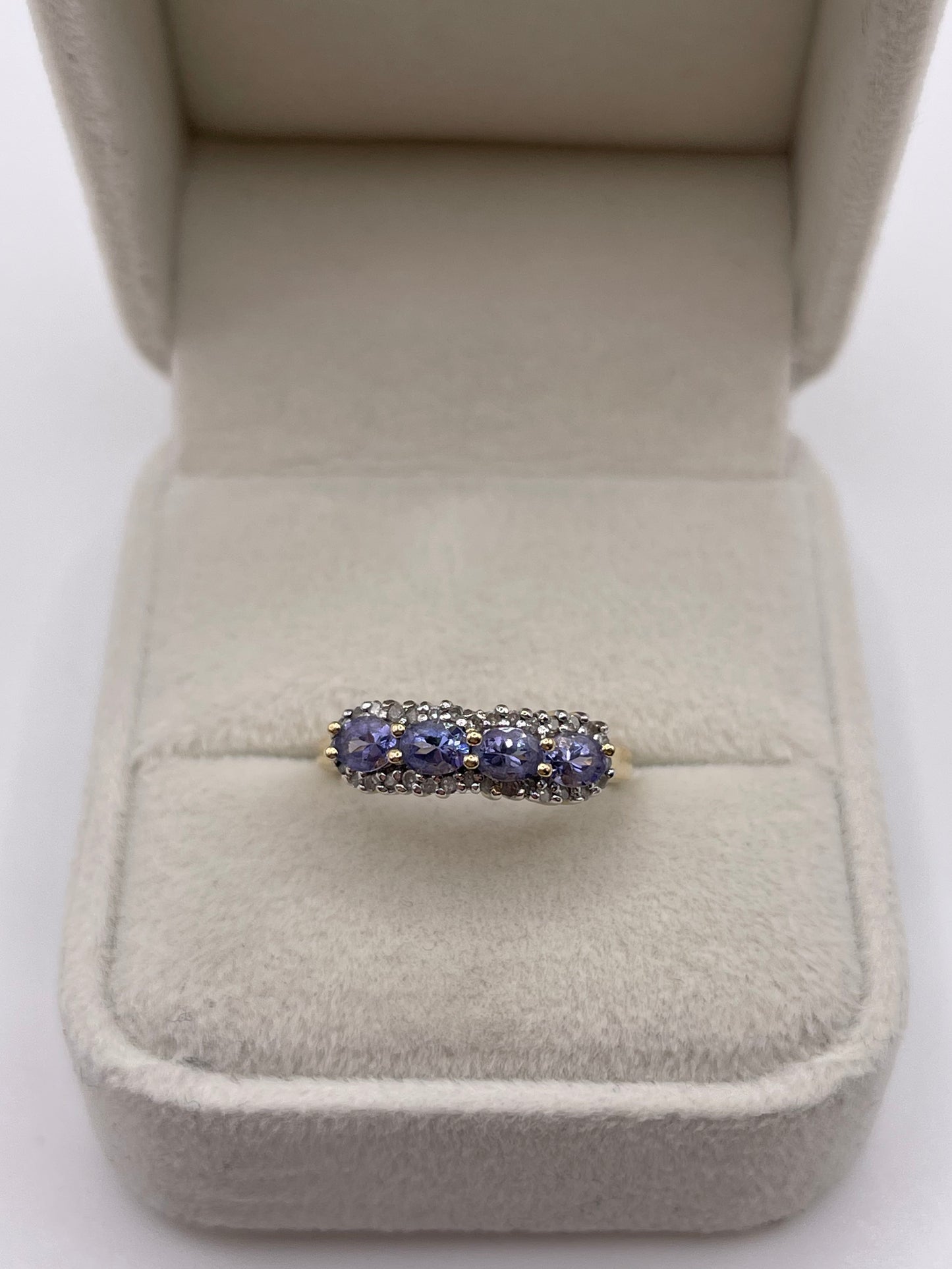 9ct gold tanzanite and diamond ring