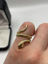 Load image into Gallery viewer, Heavy 9ct gold snake ring
