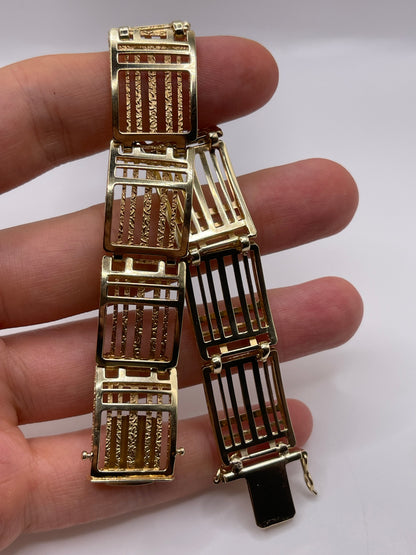 Heavy 9ct gold bracelet