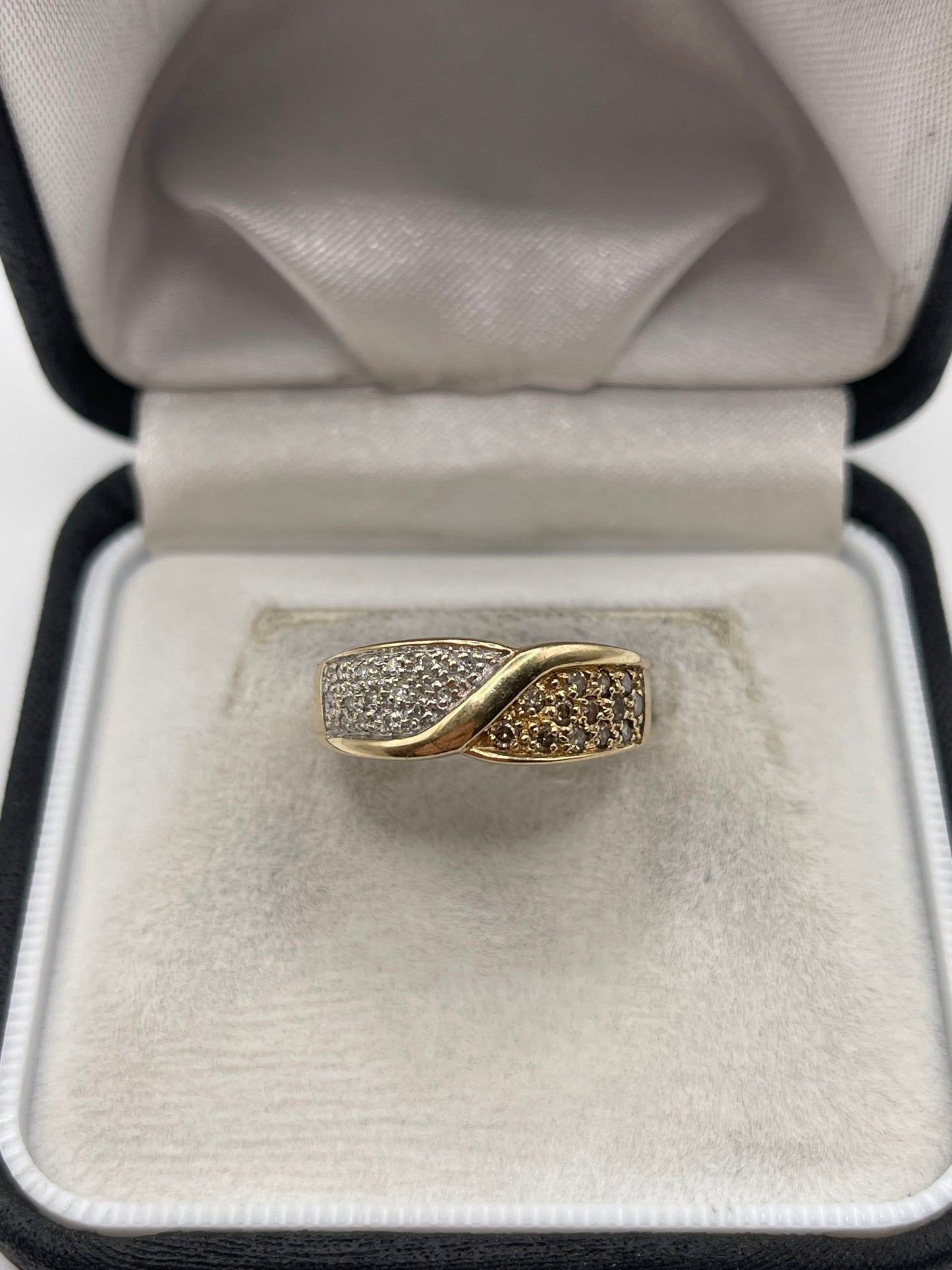 9ct gold diamond cluster ring