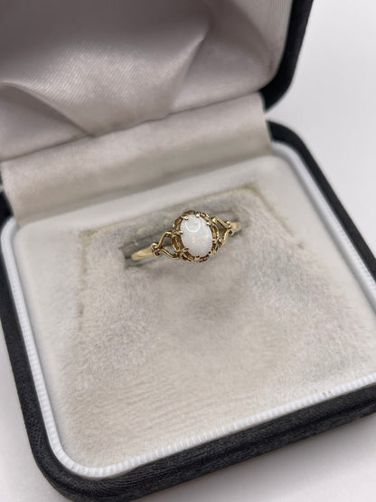 9ct gold opal ring