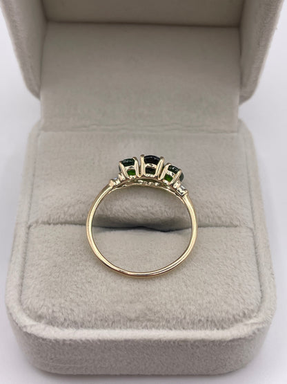 9ct gold diopside and diamond ring