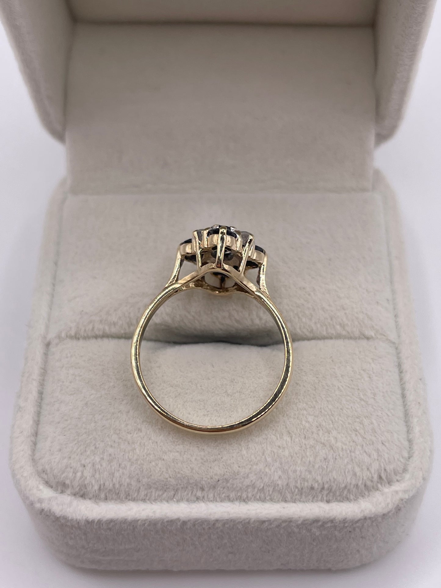 9ct gold sapphire and diamond ring