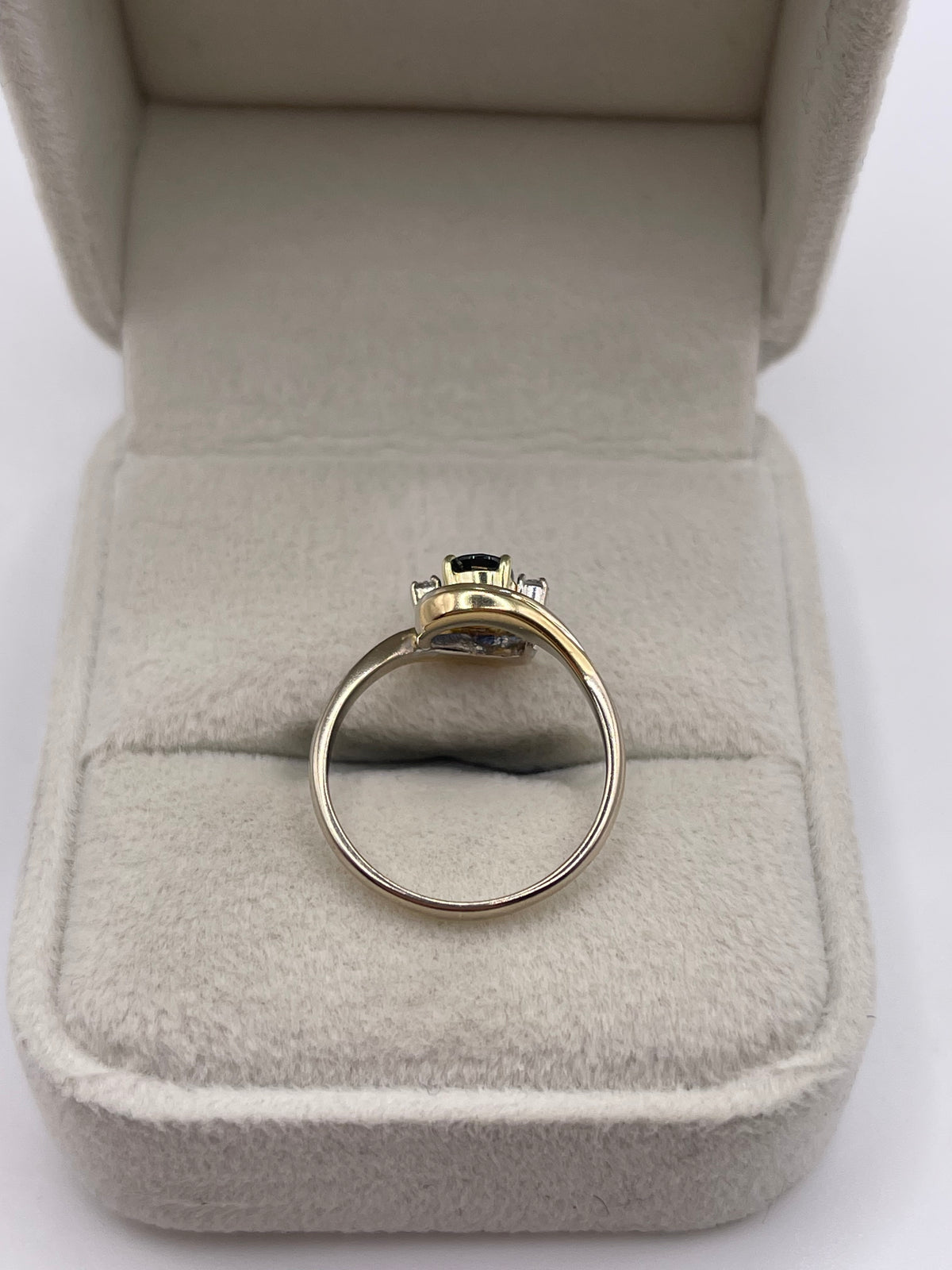 14ct two tone gold sapphire and diamond ring