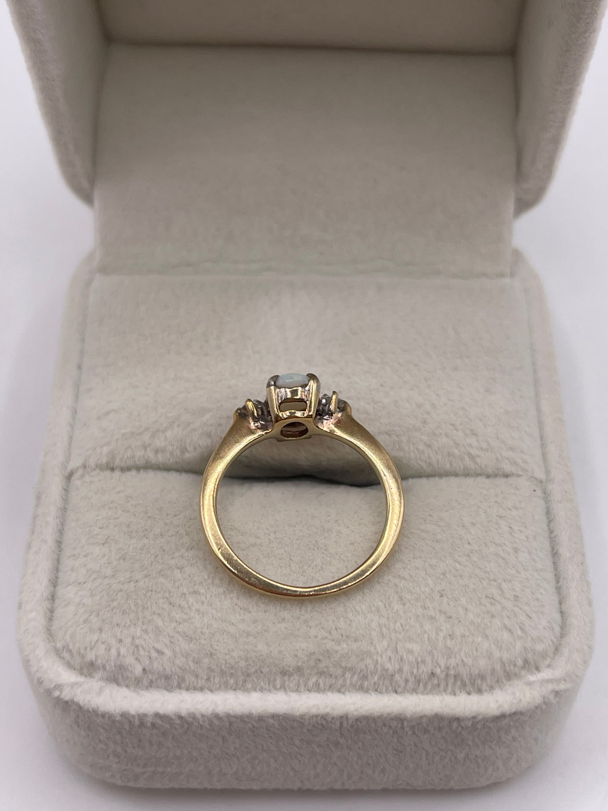 9ct gold opal and diamond ring