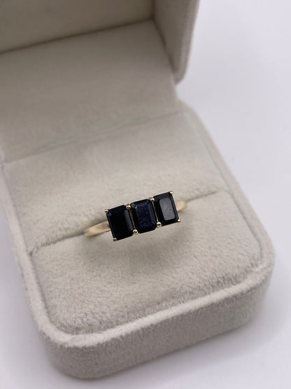 9ct gold sapphire ring