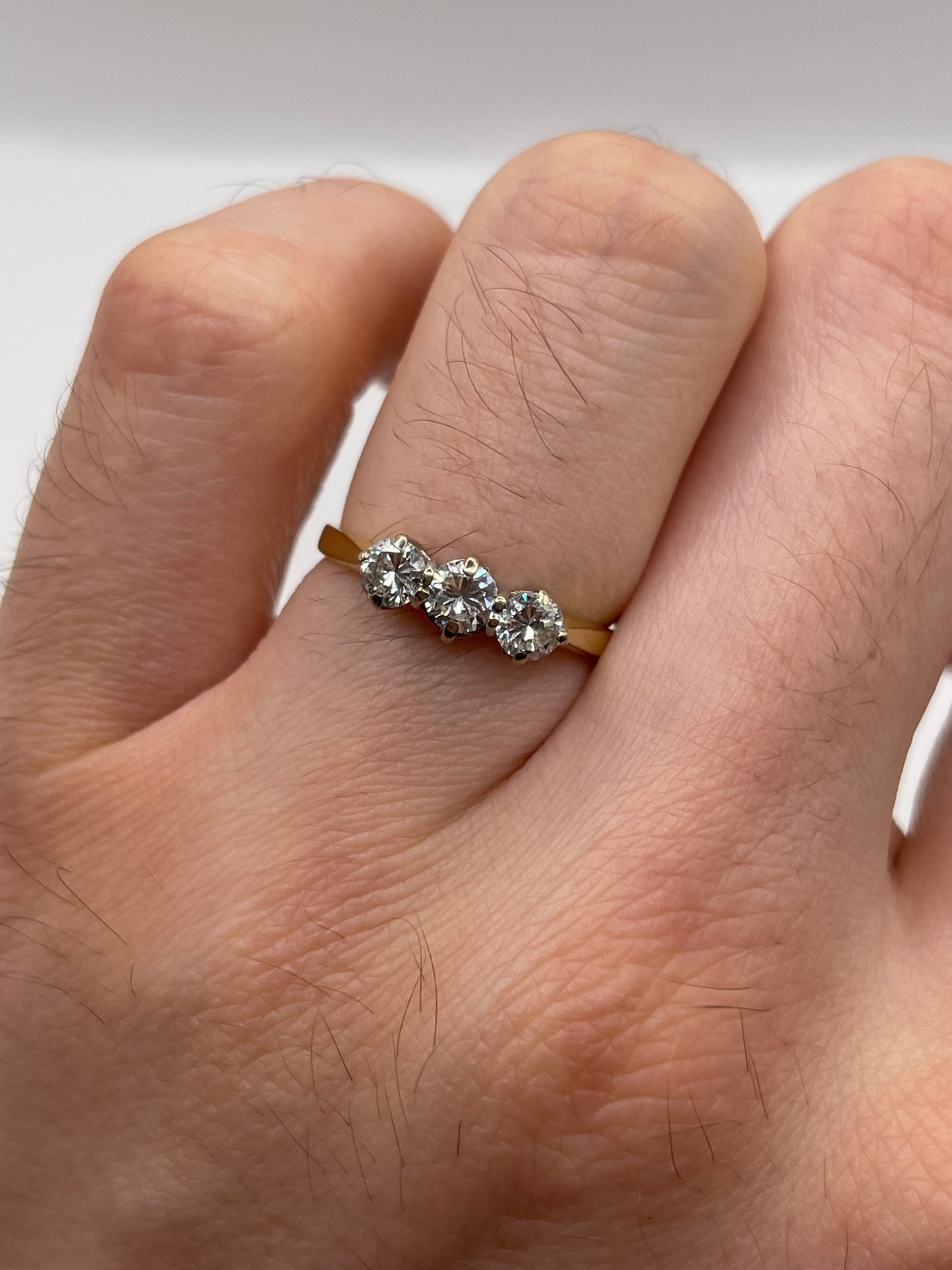 18ct gold 75 point diamond ring