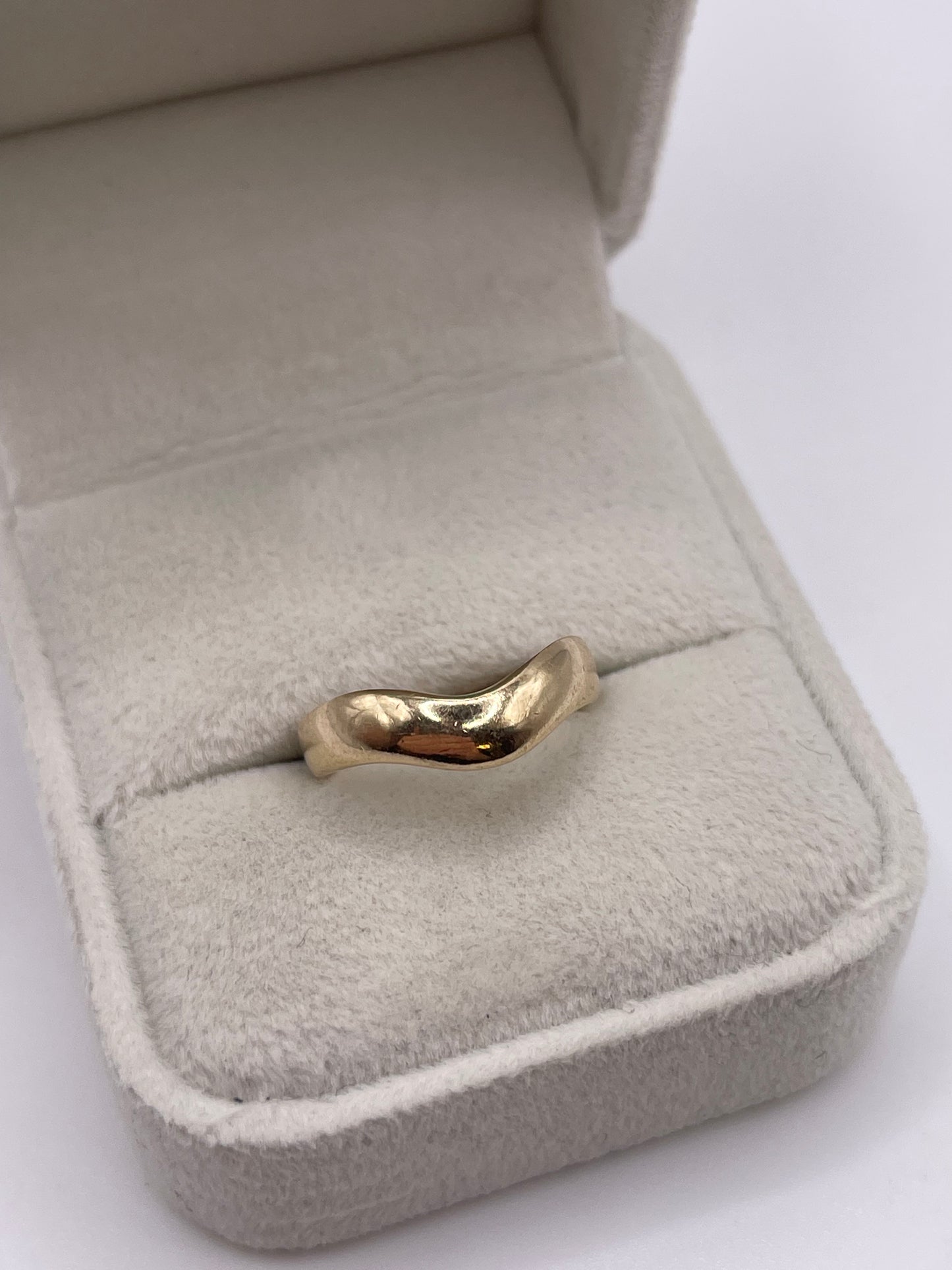 9ct gold wishbone ring