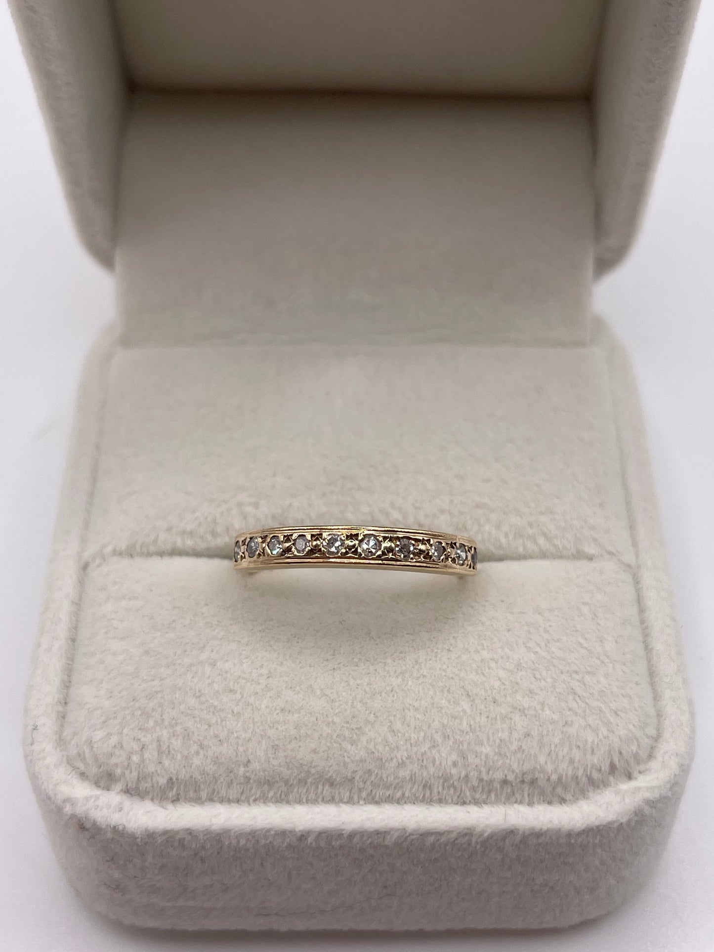 9ct gold diamond ring