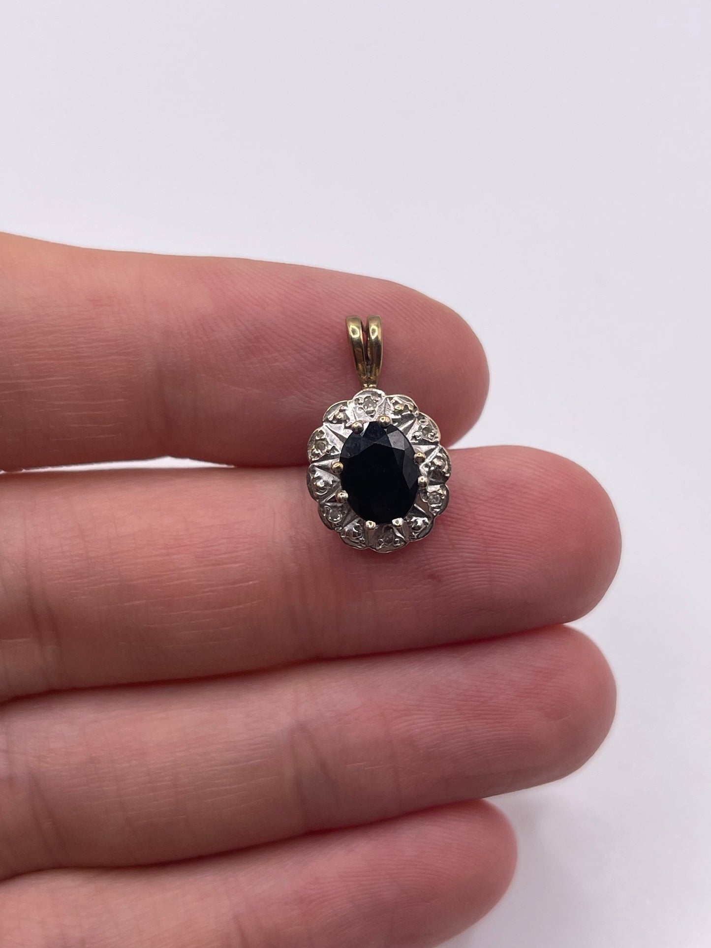 9ct gold sapphire and diamond pendant