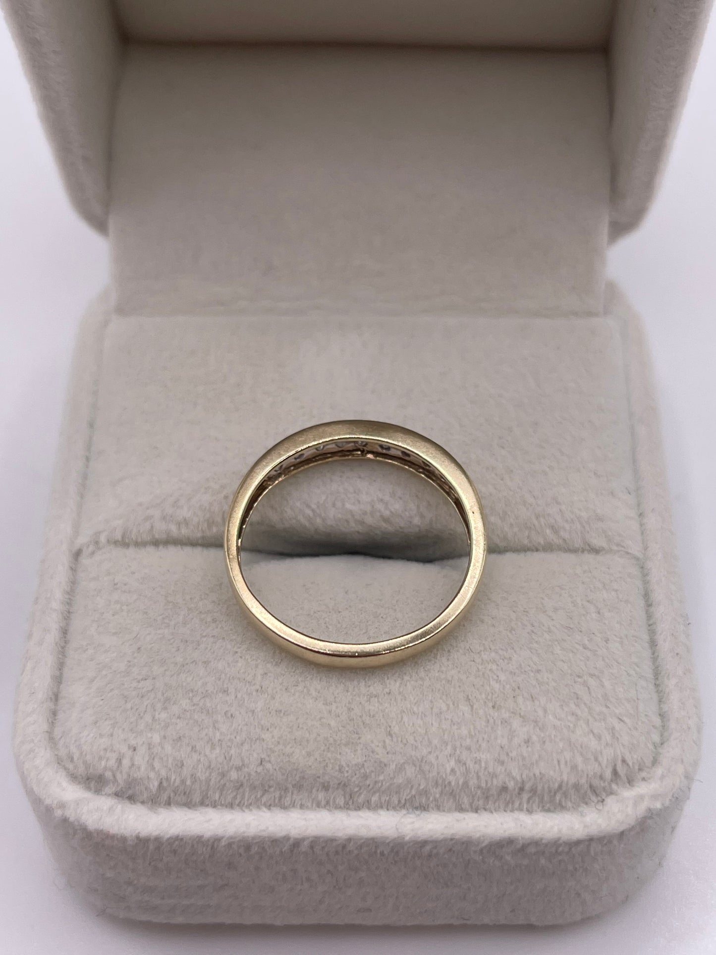9ct gold diamond ring