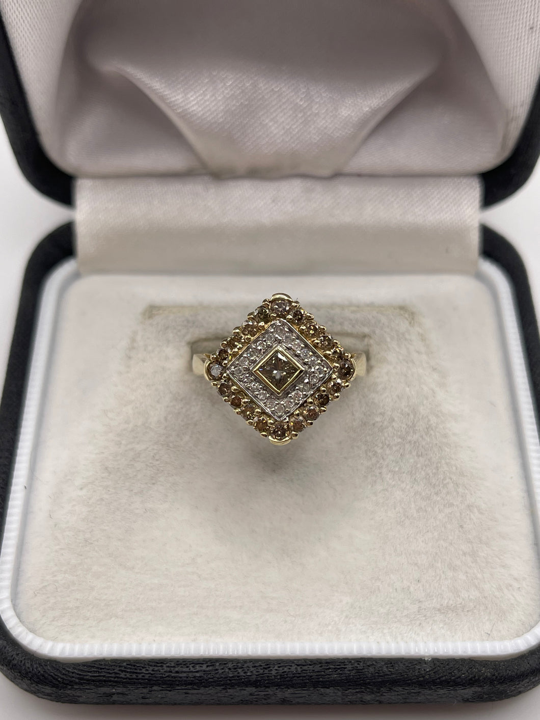 9ct gold diamond cluster ring