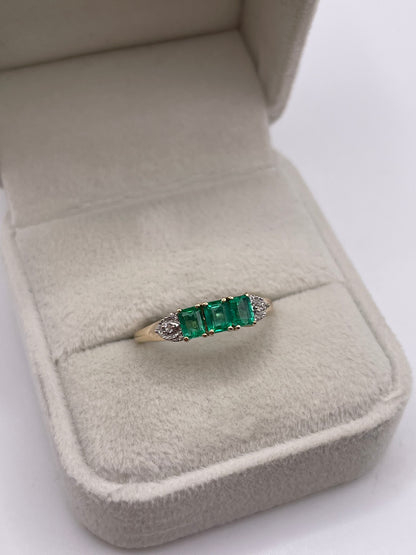 9ct gold emerald and zircon ring