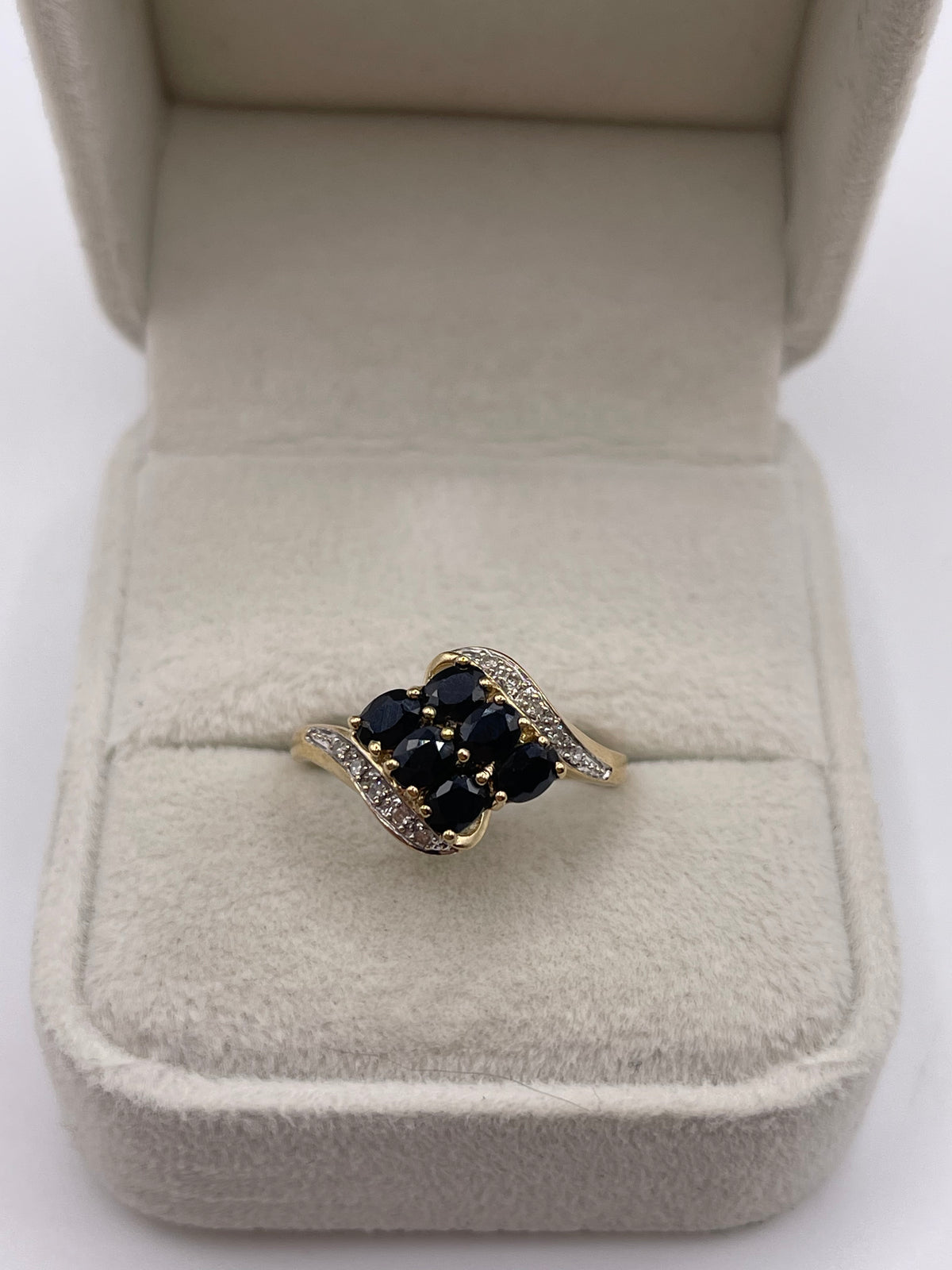 9ct gold sapphire and diamond ring