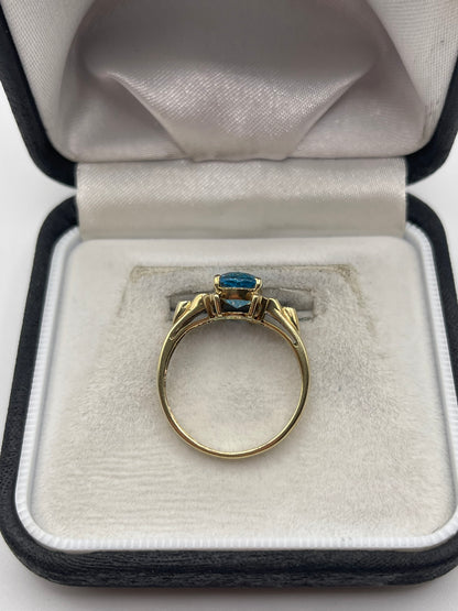 9ct gold topaz and diamond ring