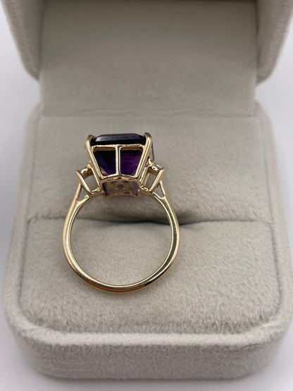 9ct gold amethyst and zircon ring