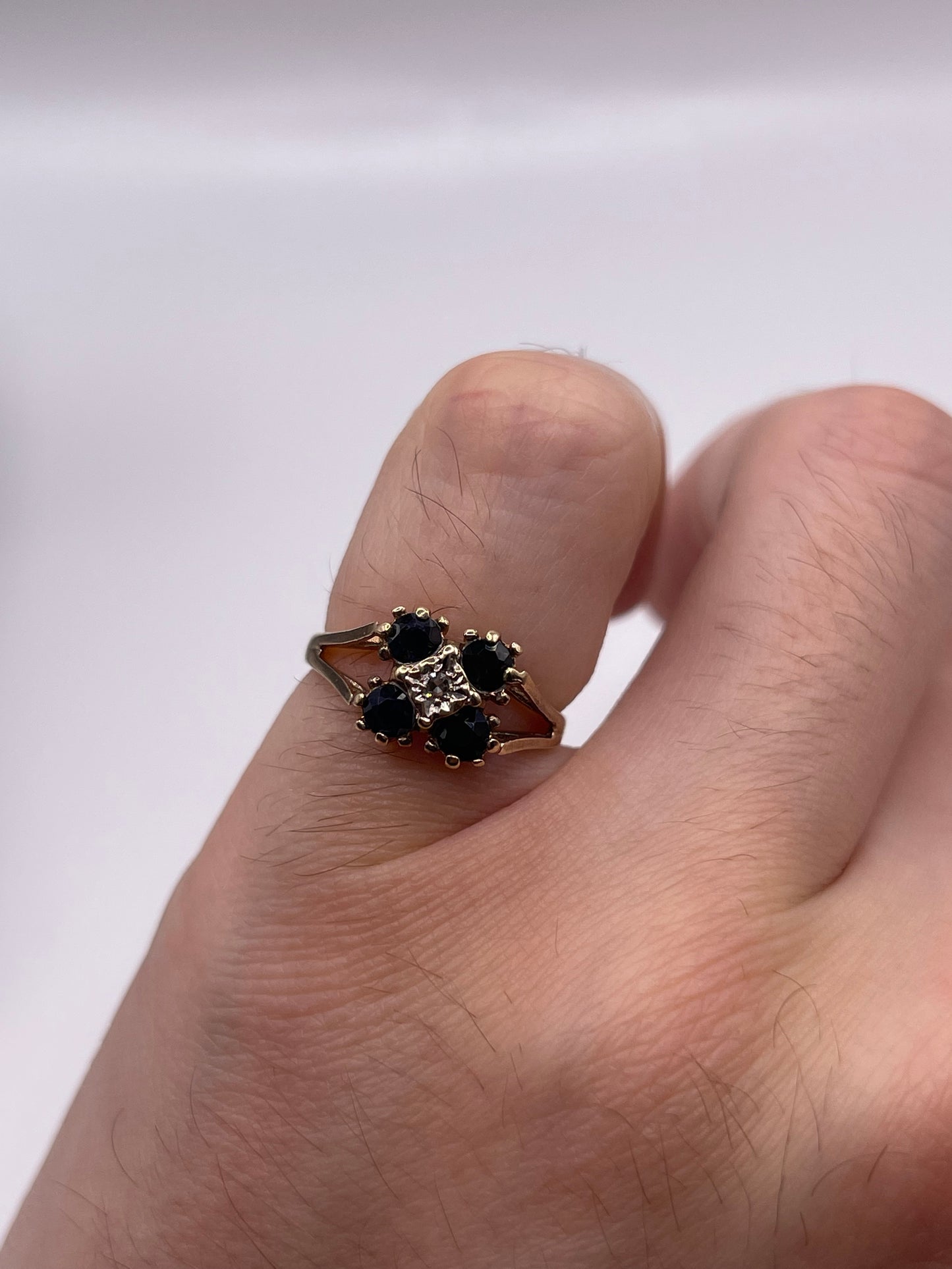 9ct gold sapphire and diamond ring