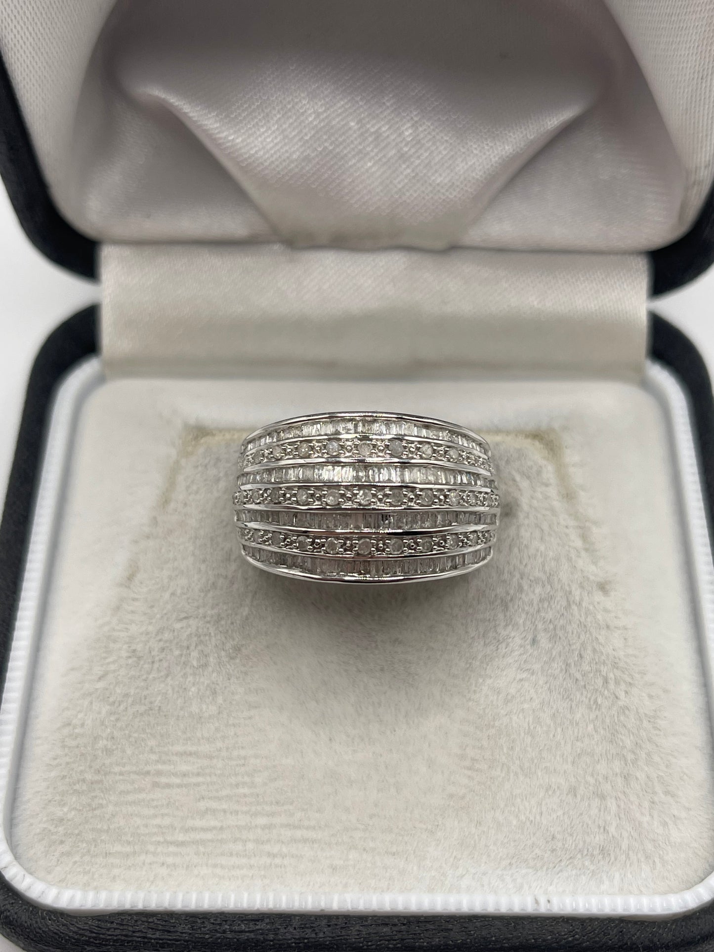 9ct white gold diamond cluster ring