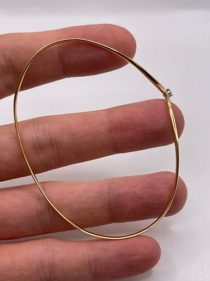18ct gold diamond bangle
