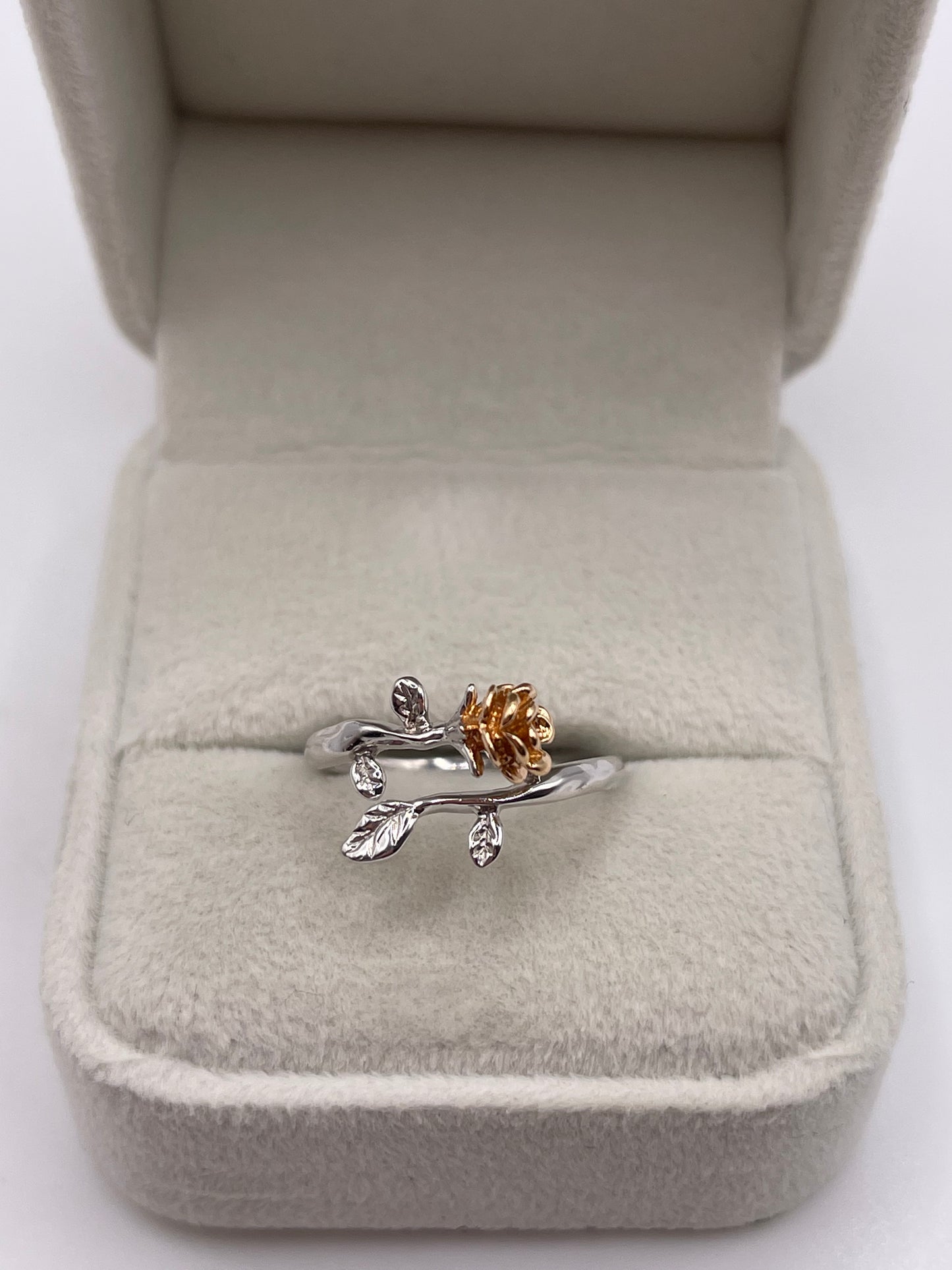 18ct two tone gold rose ring