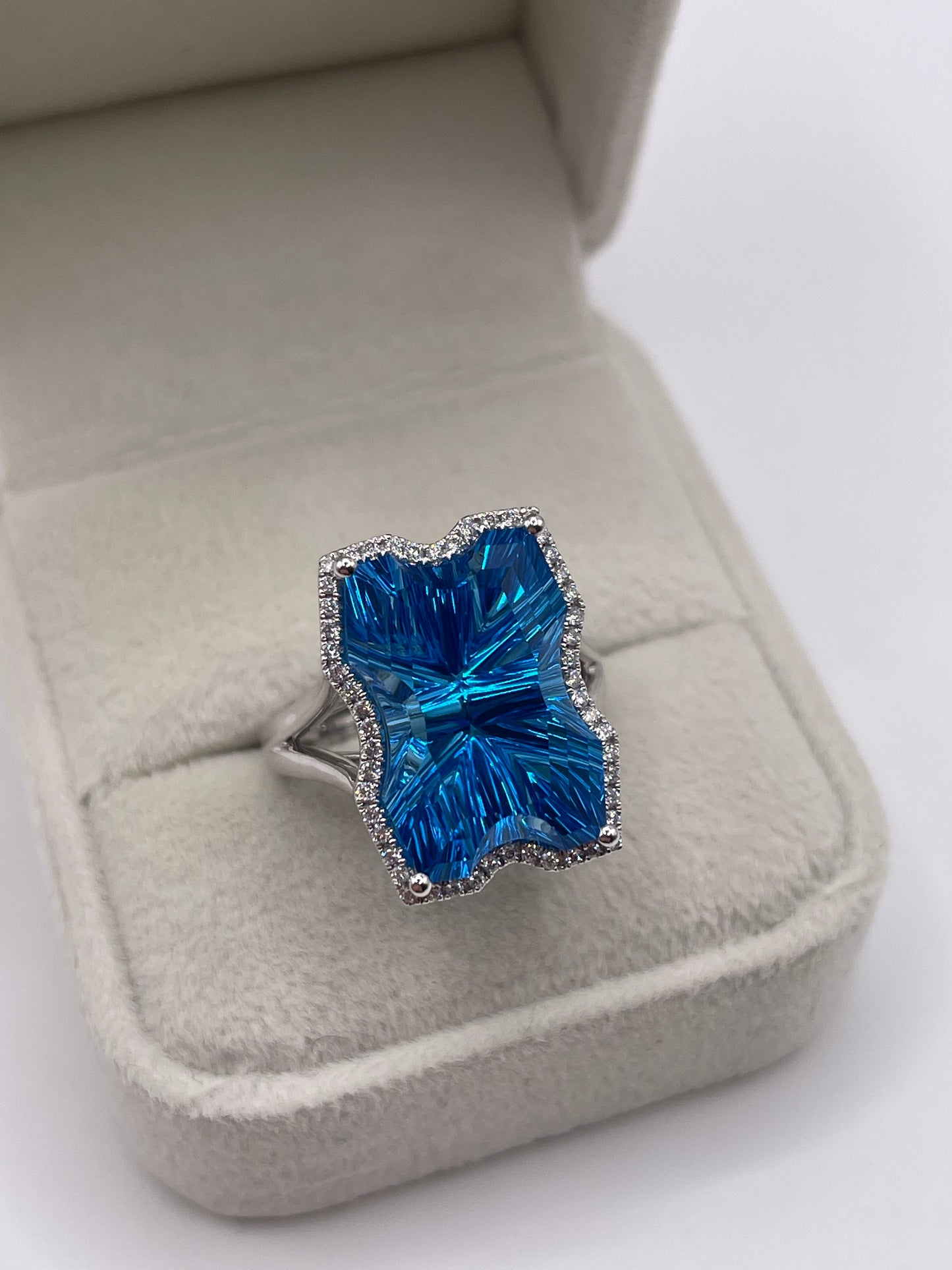 18ct white gold topaz and diamond ring