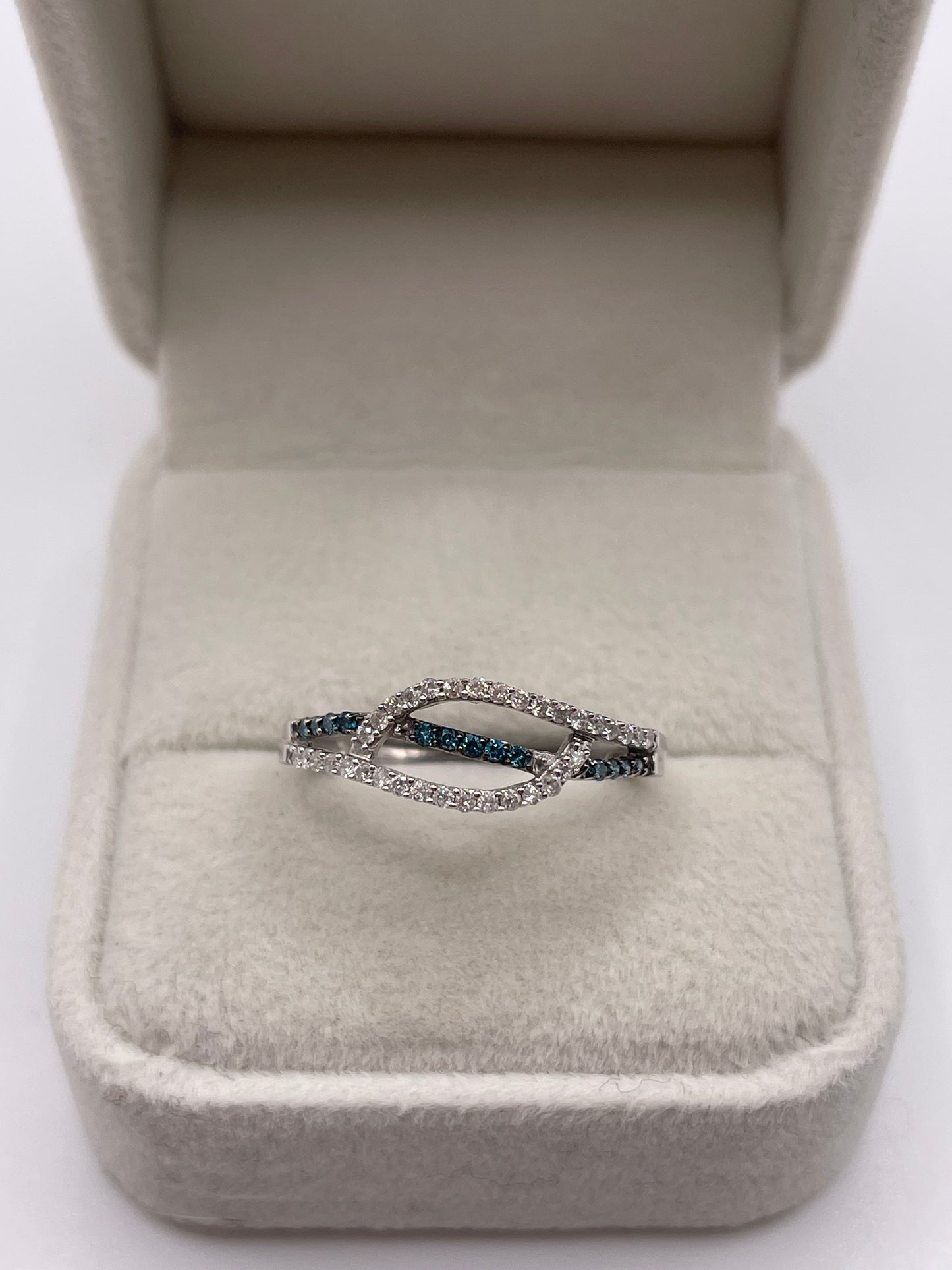 9ct white gold diamond cluster ring