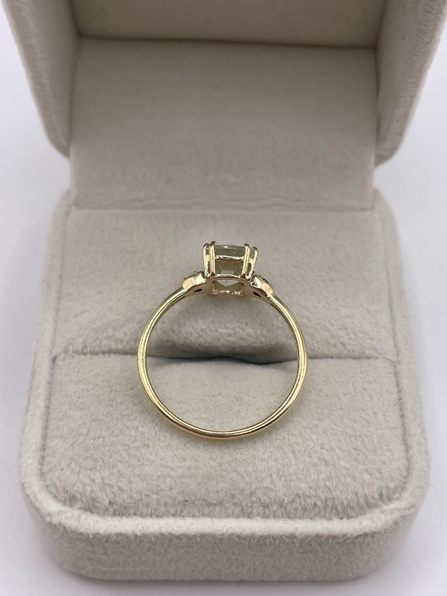 9ct gold quartz and sapphire ring