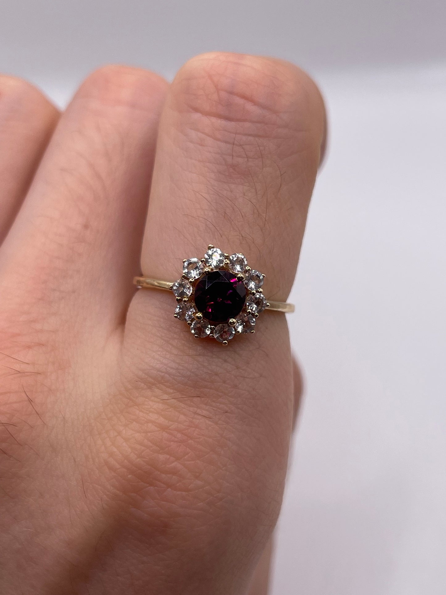 9ct gold garnet and zircon ring