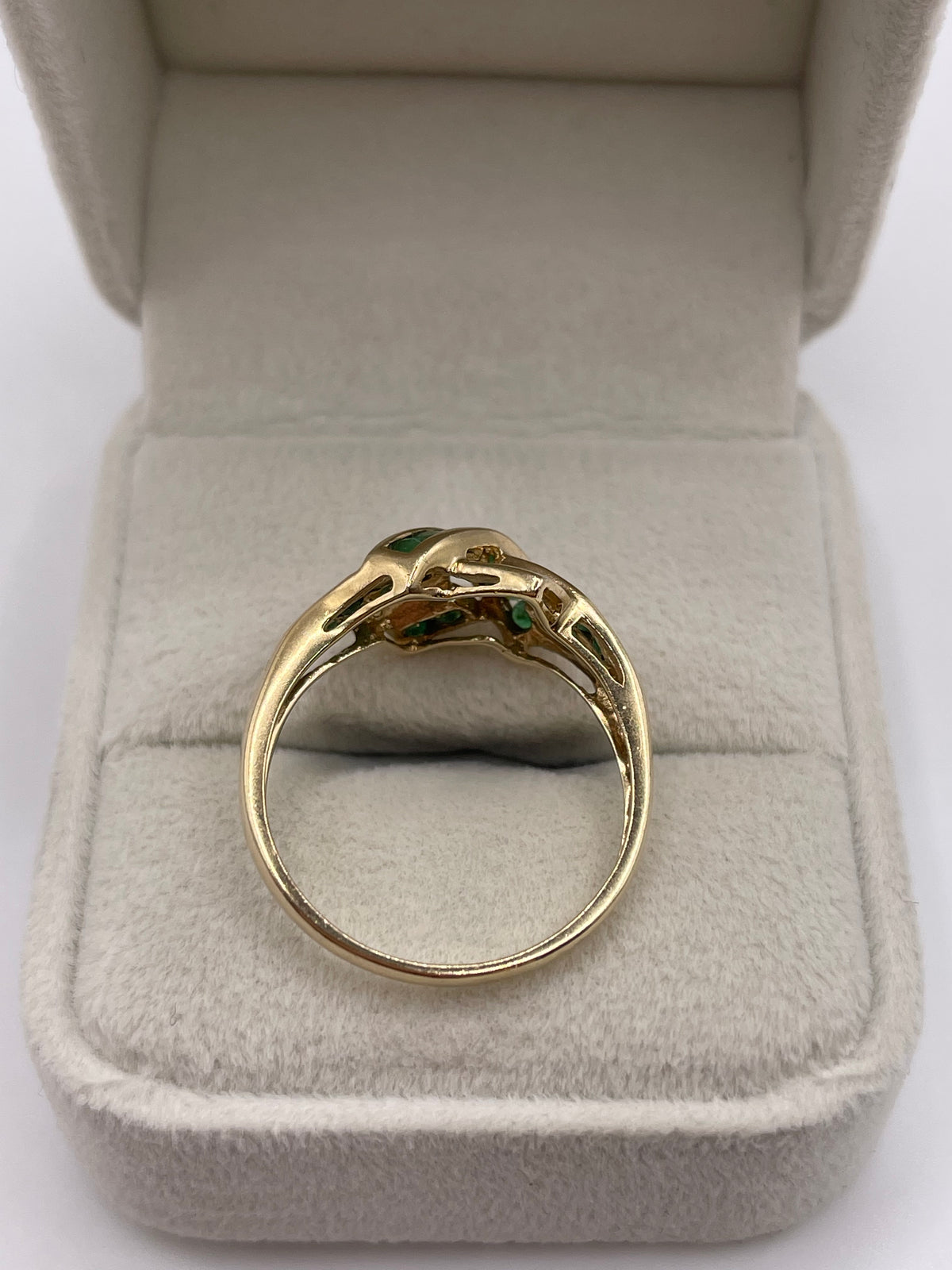 9ct gold emerald cluster ring