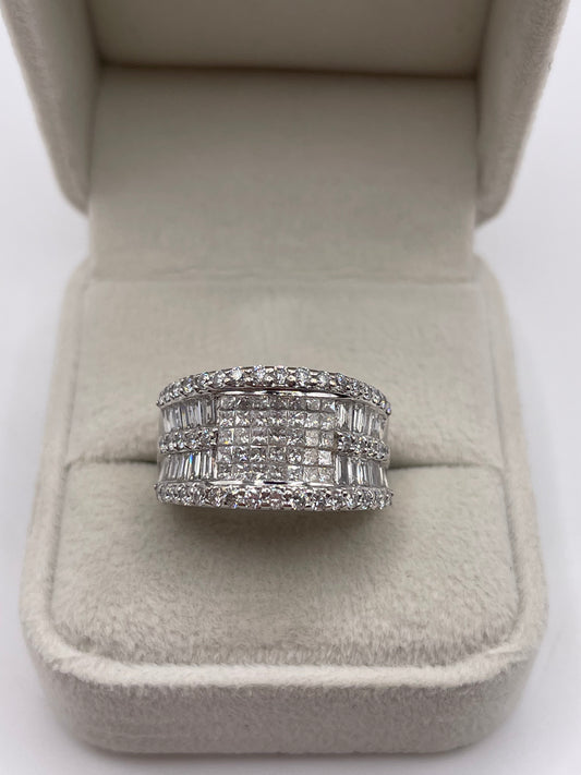18ct white gold diamond cluster ring